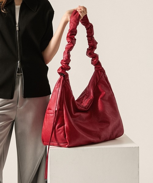 CLEL（クレイル）の「【CLEL】Gather Shoulder Bag / ギャザーショルダーバッグ（ショルダーバッグ・メンズ・ブラック/レッド・FREE）」の2枚目の写真