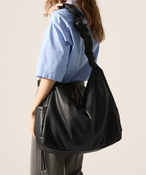 CLEL（クレイル）の「【CLEL】Gather Shoulder Bag / ギャザーショルダーバッグ（ショルダーバッグ・メンズ・ブラック/レッド・FREE）」の18枚目の写真