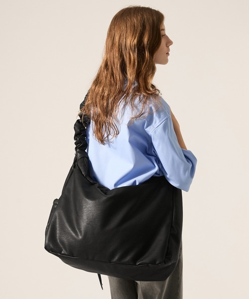 CLEL（クレイル）の「【CLEL】Gather Shoulder Bag / ギャザーショルダーバッグ（ショルダーバッグ・メンズ・ブラック/レッド・FREE）」の20枚目の写真