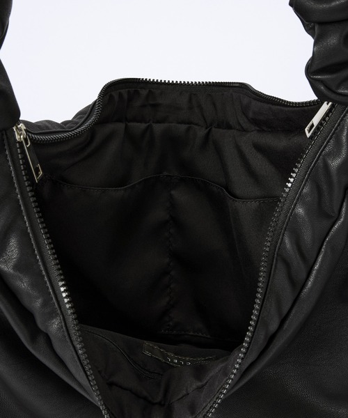 CLEL（クレイル）の「【CLEL】Gather Shoulder Bag / ギャザーショルダーバッグ（ショルダーバッグ・メンズ・ブラック/レッド・FREE）」の13枚目の写真