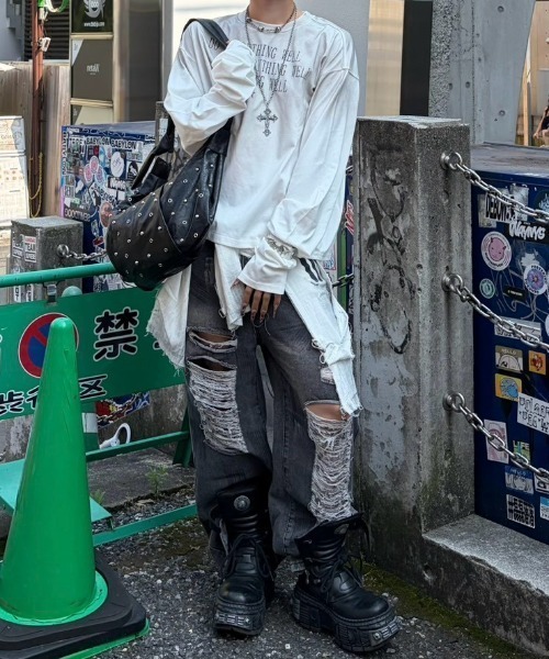 Never mind the XU(ネバーマインドザエックスユー)の「【Never mind the XU】washing gray damage denim pants / 【ネバーマインド ザ エックスユー】ダメージデニムパンツ(デニムパンツ・メンズ・ブラック・M/L)」の7枚目の写真