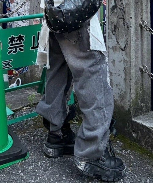 Never mind the XU(ネバーマインドザエックスユー)の「【Never mind the XU】washing gray damage denim pants / 【ネバーマインド ザ エックスユー】ダメージデニムパンツ(デニムパンツ・メンズ・ブラック・M/L)」の5枚目の写真