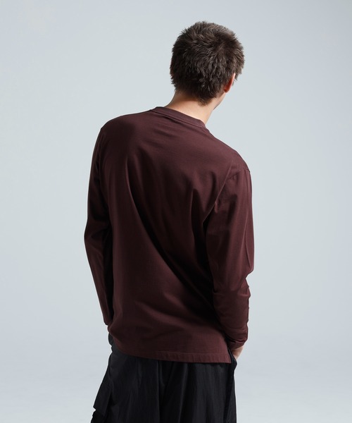 Y-3(ワイスリー)の「Y-3 LOGO LONG SLEEVE TEE(Tシャツ/カットソー・メンズ・バーガンディー・SMALL/MEDIUM/LARGE/X-SMALL/X-LARGE/XX-SMALL/XX-LARGE)」の2枚目の写真