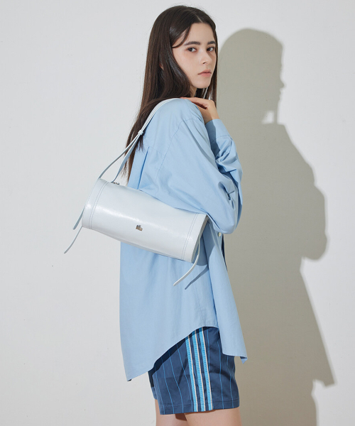 HAVEAWHALE（ハブアホエール）の「cylinder bag  (IV)（メッセンジャーバッグ・レディース・その他・FREE）」の2枚目の写真