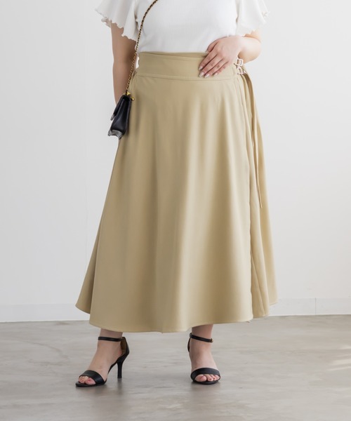 CLETTE(クレット)の「CLETTEオリジナルダブルベルトラップ風スカート(スカート・レディース・ブラウン/イエロー/チャコールグレー・LL/4L/3L)」の1枚目の写真
