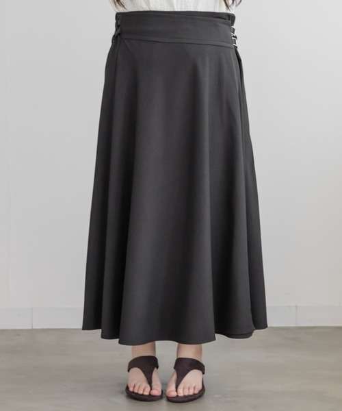 CLETTE(クレット)の「CLETTEオリジナルダブルベルトラップ風スカート(スカート・レディース・ブラウン/イエロー/チャコールグレー・LL/4L/3L)」の5枚目の写真