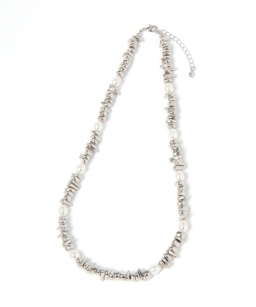 LEPSIM（レプシィム）の「ニュアンスメタル＊パールネックレス　813009（ネックレス・レディース・シルバー/ゴールド・ONE SIZE）」の3枚目の写真