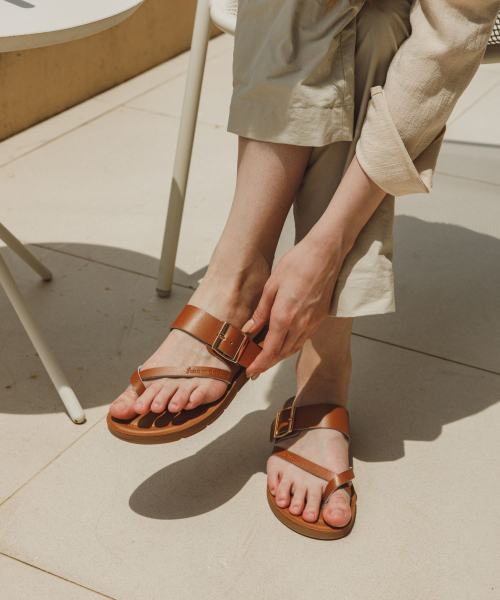 JESUS ON THE WATER（ジーザスオンザウォーター）の「JESUS SANDAL Lod 牛革ストラップサンダル2cm -JOW106 (6色)（サンダル・レディース・オフホワイト/シルバー/グリーン/ワインレッド/キャメル/ブラック・23.5cm/24cm/24.5cm/25cm/25.5cm/23cm）」の7枚目の写真