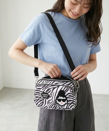 エマ2WAY3室刺繍ショルダー
