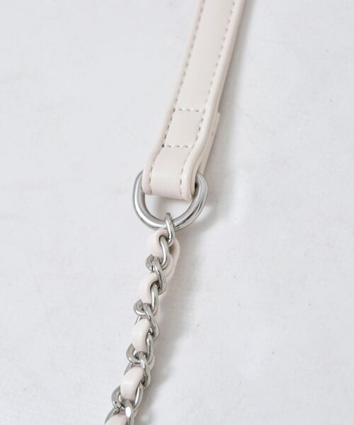 MAJESTIC LEGON(マジェスティックレゴン)の「パール×ビジューバニティバッグ(ハンドバッグ・レディース・アイボリー/ブラック・FREE)」の10枚目の写真