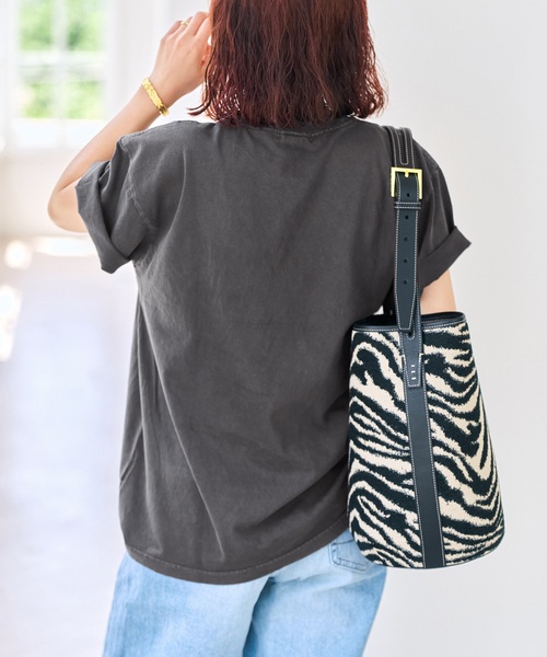 Spick & Span(スピックアンドスパン)の「AUTHEN / オーセン EAST EM SS T-SHIRT(Tシャツ/カットソー・レディース・ブラック系その他/ホワイト系その他・SMALL)」の7枚目の写真