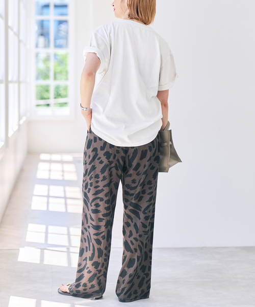 Spick & Span(スピックアンドスパン)の「AUTHEN / オーセン EAST EM SS T-SHIRT(Tシャツ/カットソー・レディース・ブラック系その他/ホワイト系その他・SMALL)」の14枚目の写真
