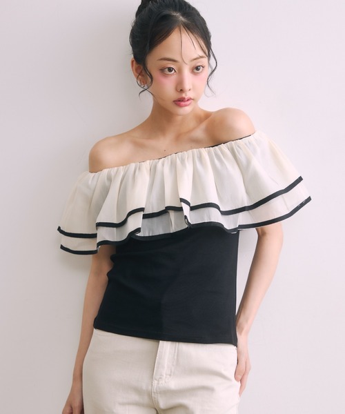 Noelie(ノエリー)の「シフォンフリルオフショルトップス(Tシャツ/カットソー・レディース・ベージュ/ブラック/ホワイト・FREE)」の3枚目の写真