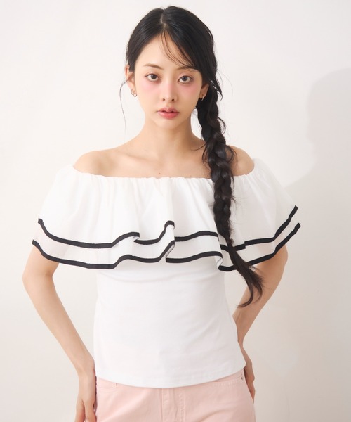 Noelie(ノエリー)の「シフォンフリルオフショルトップス(Tシャツ/カットソー・レディース・ベージュ/ブラック/ホワイト・FREE)」の1枚目の写真