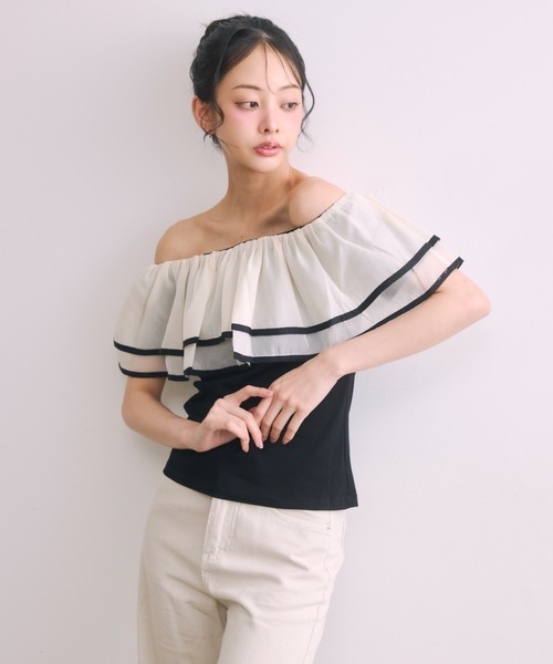 Noelie(ノエリー)の「シフォンフリルオフショルトップス(Tシャツ/カットソー・レディース・ベージュ/ブラック/ホワイト・FREE)」の7枚目の写真
