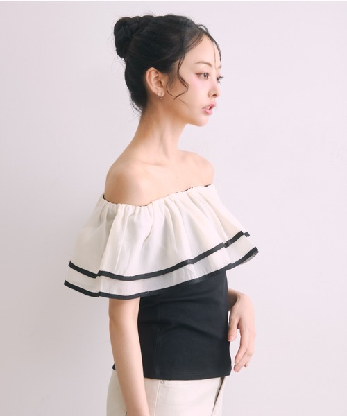 Noelie(ノエリー)の「シフォンフリルオフショルトップス(Tシャツ/カットソー・レディース・ベージュ/ブラック/ホワイト・FREE)」の21枚目の写真