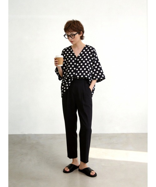 Sew loop(ソーループ)の「美脚センタープレススリムテーパードパンツ(スラックス・レディース・カーキブラウン/ベージュ/ネイビー/ブラック・M/S/L)」の10枚目の写真