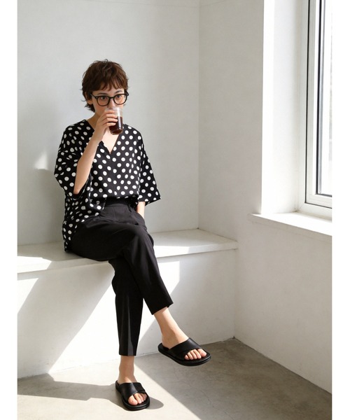 Sew loop(ソーループ)の「美脚センタープレススリムテーパードパンツ(スラックス・レディース・カーキブラウン/ベージュ/ネイビー/ブラック・M/S/L)」の11枚目の写真