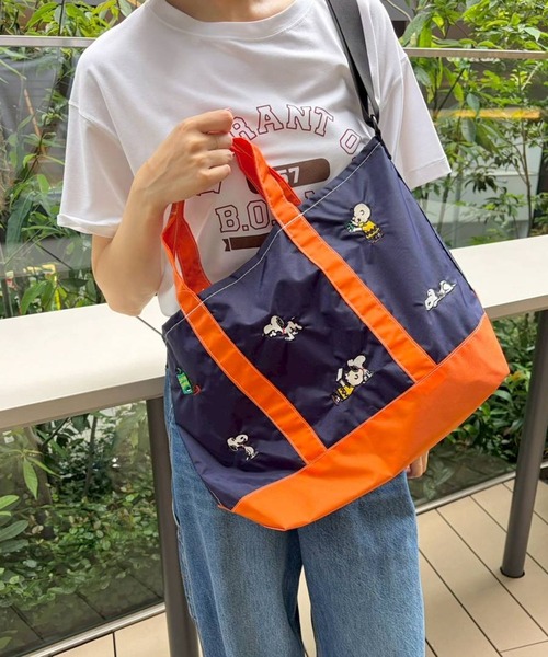 BAYFLOW(ベイフロー)の「【PEANUTS】刺繍トートLサイズ(WEB限定)(トートバッグ・レディース・ベージュ/ネイビー/グレー・0)」の11枚目の写真