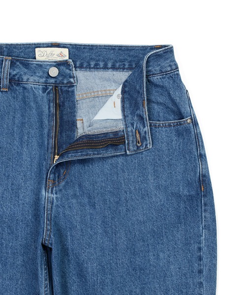 The DUFFER of ST.GEORGE(ザダファーオブセントジョージ)の「5POCKET DENIM PANTS:セットアップ対応 5ポケット ストレート デニムパンツ / バイオブリーチ / ユーズド加工(デニムパンツ・メンズ・インディゴブルー・SMALL/MEDIUM/LARGE/X-LARGE)」の7枚目の写真