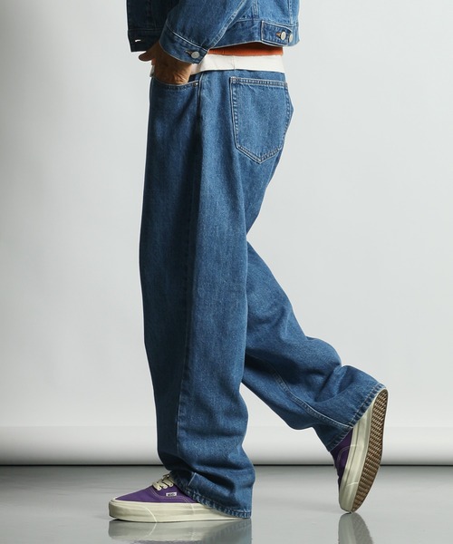 The DUFFER of ST.GEORGE(ザダファーオブセントジョージ)の「5POCKET DENIM PANTS:セットアップ対応 5ポケット ストレート デニムパンツ / バイオブリーチ / ユーズド加工(デニムパンツ・メンズ・インディゴブルー・SMALL/MEDIUM/LARGE/X-LARGE)」の4枚目の写真