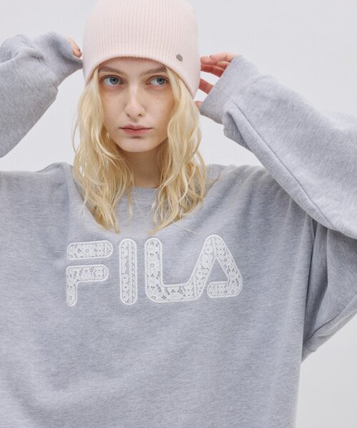 FILA(フィラ)の「【 FILA 別注 】レースドッキング裏毛クルースウェット(スウェット・レディース・ネイビー/グレー・LARGE/MEDIUM)」の1枚目の写真