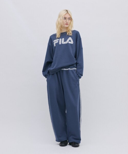 FILA(フィラ)の「【 FILA 別注 】レースドッキング裏毛クルースウェット(スウェット・レディース・ネイビー/グレー・LARGE/MEDIUM)」の4枚目の写真