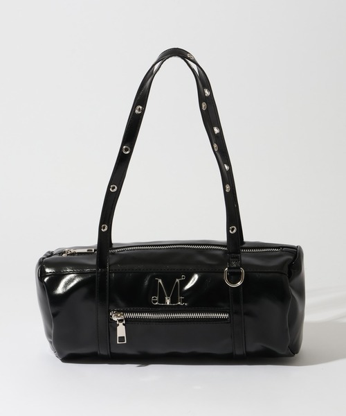 MUCENT（ムセント）の「【MUCENT/ムセント】NOX METAL LOGO EYELET STRAP SHOULDER BAG UNISEX/ノックス メタル ロゴ アイレット ストラップ ショルダーバッグ ユニセックス（ショルダーバッグ・レディース・ブラック・FREE）」の2枚目の写真