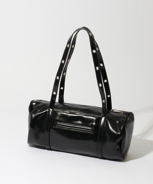 MUCENT（ムセント）の「【MUCENT/ムセント】NOX METAL LOGO EYELET STRAP SHOULDER BAG UNISEX/ノックス メタル ロゴ アイレット ストラップ ショルダーバッグ ユニセックス（ショルダーバッグ・レディース・ブラック・FREE）」の4枚目の写真