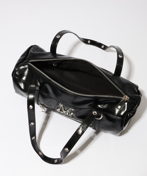 MUCENT（ムセント）の「【MUCENT/ムセント】NOX METAL LOGO EYELET STRAP SHOULDER BAG UNISEX/ノックス メタル ロゴ アイレット ストラップ ショルダーバッグ ユニセックス（ショルダーバッグ・レディース・ブラック・FREE）」の5枚目の写真