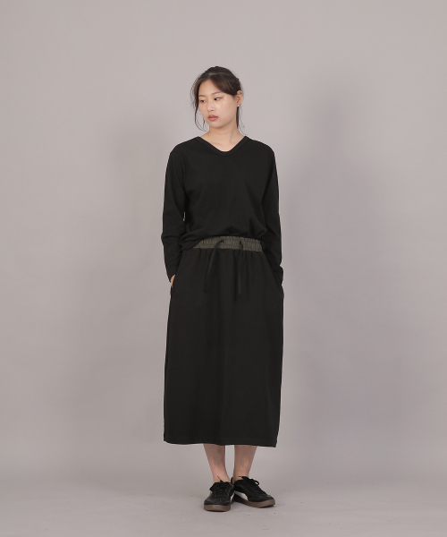 SAINTCREW（セントクルー）の「ミニマルソフトVネック長袖TシャツMSV-8A16ブラック（Tシャツ/カットソー・レディース・その他・FREE）」の4枚目の写真