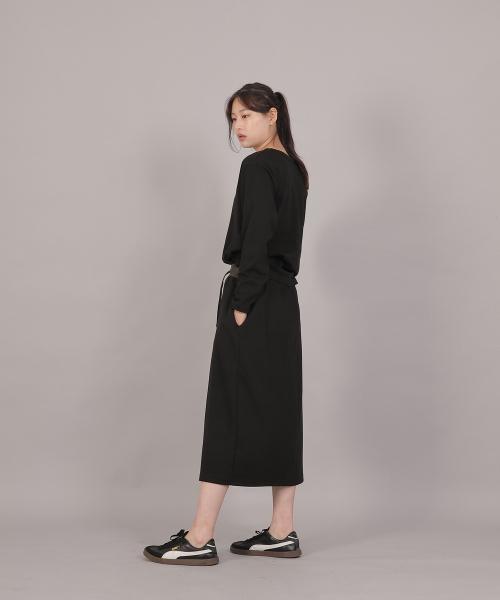 SAINTCREW（セントクルー）の「ミニマルソフトVネック長袖TシャツMSV-8A16ブラック（Tシャツ/カットソー・レディース・その他・FREE）」の10枚目の写真