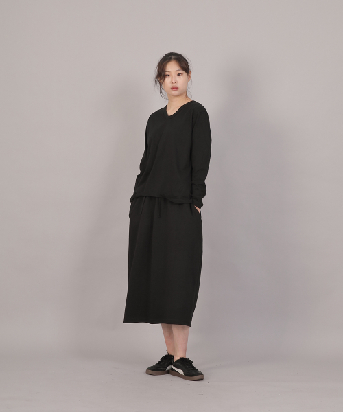 SAINTCREW（セントクルー）の「ミニマルソフトVネック長袖TシャツMSV-8A16ブラック（Tシャツ/カットソー・レディース・その他・FREE）」の13枚目の写真