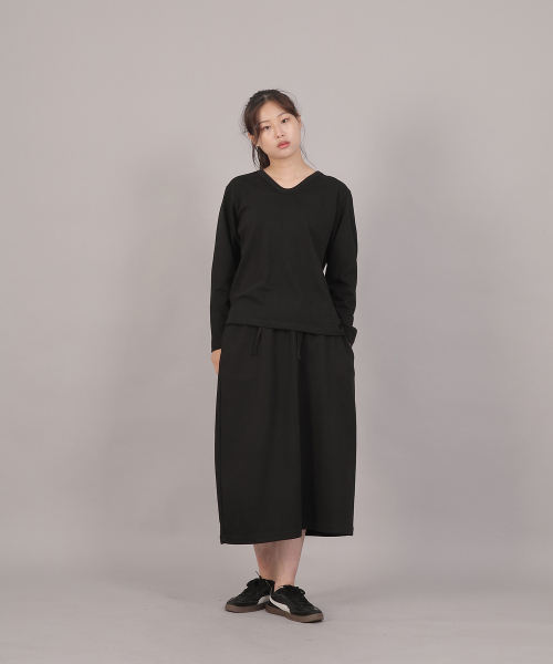 SAINTCREW（セントクルー）の「ミニマルソフトVネック長袖TシャツMSV-8A16ブラック（Tシャツ/カットソー・レディース・その他・FREE）」の15枚目の写真