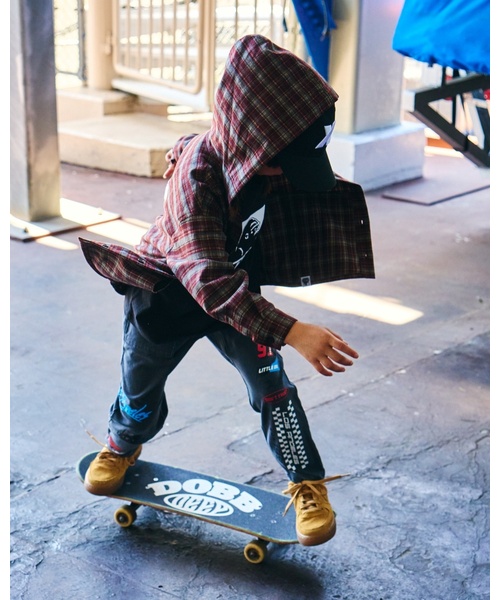 XLARGE KIDS(エクストララージキッズ)の「モータースポーツロゴ カットデニムパンツ(デニムパンツ・キッズ・ブラック/ブルー・80cm/90cm/110cm/120cm/130cm/140cm/100cm)」の5枚目の写真