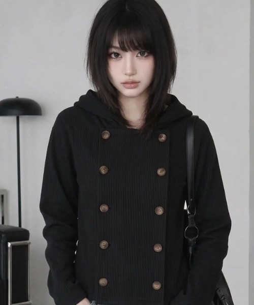 Openyard（オープンヤード）の「『Openyard/オープンヤード』PLEATED WRAP HOODED JACKET/プリーツトラップフーディージャケット（その他アウター・レディース・ブラック・S/M）」の2枚目の写真