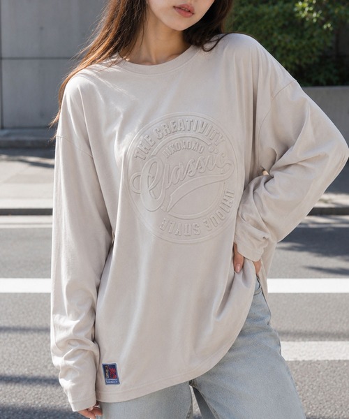 FINEnough（ファインナフ）の「エンボスロンT（Tシャツ/カットソー・レディース・チャコールグレー/ブラック/ベージュ/オフホワイト・FREE）」の4枚目の写真