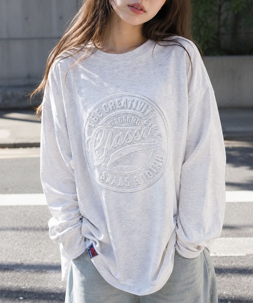 FINEnough（ファインナフ）の「エンボスロンT（Tシャツ/カットソー・レディース・チャコールグレー/ブラック/ベージュ/オフホワイト・FREE）」の2枚目の写真