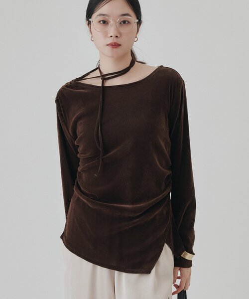 Omekashi（オメカシ）の「ショルダーギャザーベロアロンT（Tシャツ/カットソー・レディース・チャコールグレー/ブラウン/オフホワイト・FREE）」の3枚目の写真