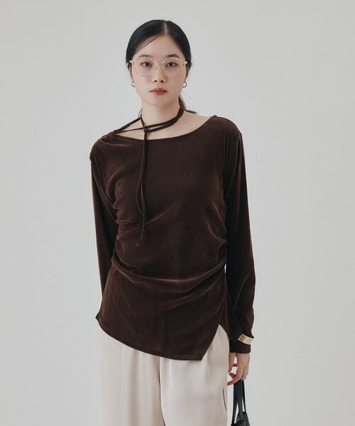 Omekashi（オメカシ）の「ショルダーギャザーベロアロンT（Tシャツ/カットソー・レディース・チャコールグレー/ブラウン/オフホワイト・FREE）」の14枚目の写真