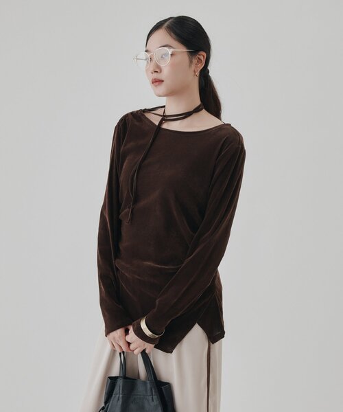 Omekashi（オメカシ）の「ショルダーギャザーベロアロンT（Tシャツ/カットソー・レディース・チャコールグレー/ブラウン/オフホワイト・FREE）」の16枚目の写真
