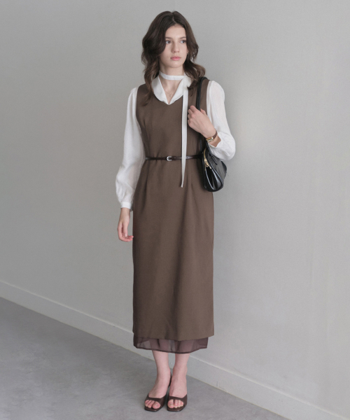 LENAV(ルナブ)の「Wool V-neck One-piece (beige)(ワンピース・レディース・ブラウン・FREE)」の2枚目の写真