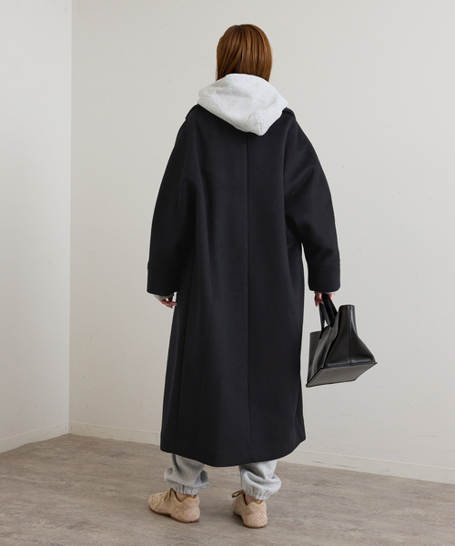 U by SPICK&SPAN(ユーバイスピックアンドスパン)の「TICCA / ティッカ ロングテントコート(ステンカラーコート・レディース・ブラック/ベージュ・FREE)」の15枚目の写真