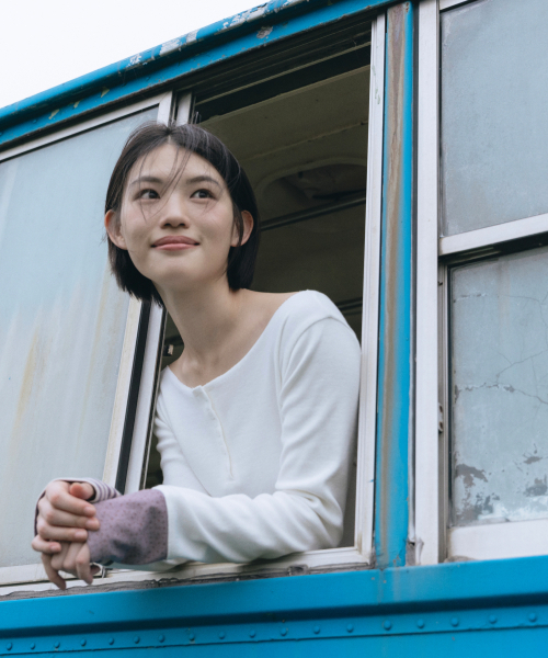 OHESHIO(オヘシオ)の「COLOR BLOCK BUTTON LONG SLEEVE, IVORY(Tシャツ/カットソー・レディース・その他・FREE)」の3枚目の写真