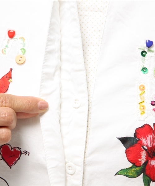 Desigual（デシグアル）の「★「Desigual/デシグアル」シャツ （シャツ/ブラウス・レディース・ホワイト・SMALL/LARGE/MEDIUM/X-LARGE/X-SMALL/XX-LARGE）」の8枚目の写真