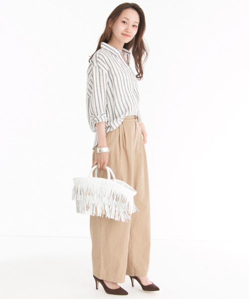 URBAN RESEARCH(アーバンリサーチ)の「UR 強撚コットンワイドパンツ(その他パンツ・レディース・ブラウン/ライトベージュ・38/36)」の4枚目の写真