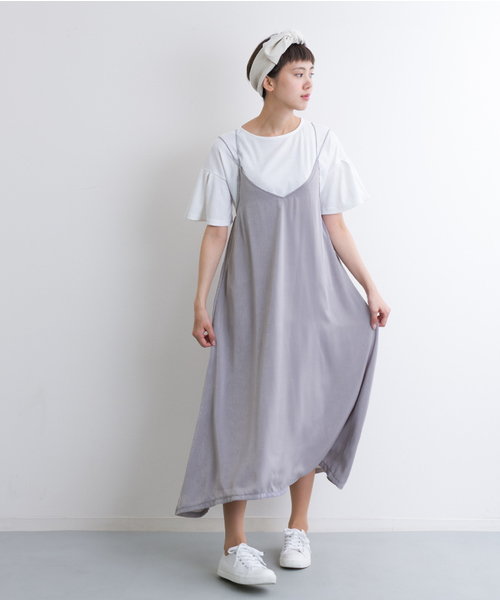 merlot plus(メルロープリュス)の「サテンロングキャミワンピ 4978(ワンピース・レディース・ネイビー/ゴールド/シルバー/ピンク/ブラック・FREE)」の4枚目の写真