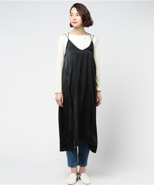 merlot plus(メルロープリュス)の「サテンロングキャミワンピ 4978(ワンピース・レディース・ネイビー/ゴールド/シルバー/ピンク/ブラック・FREE)」の6枚目の写真