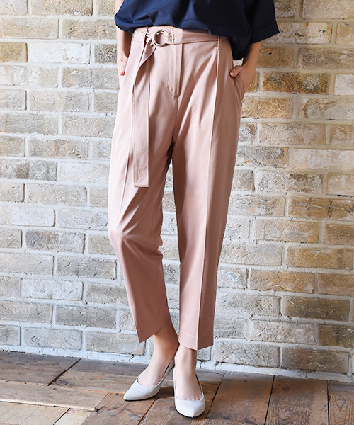 Luz Llena (philter)（ラズレナ　フィルター）の「[ベルト付き]テーパードパンツ（その他パンツ・レディース・ネイビー/ブラック/グレイッシュベージュ/ピンクベージュ・MEDIUM）」の4枚目の写真