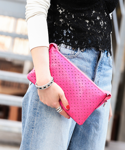 PAPILLONNER(パピヨネ)の「パンチングお財布ショルダー(ショルダーバッグ・レディース・ネイビー/ブラック/ピンク・FREE)」の19枚目の写真